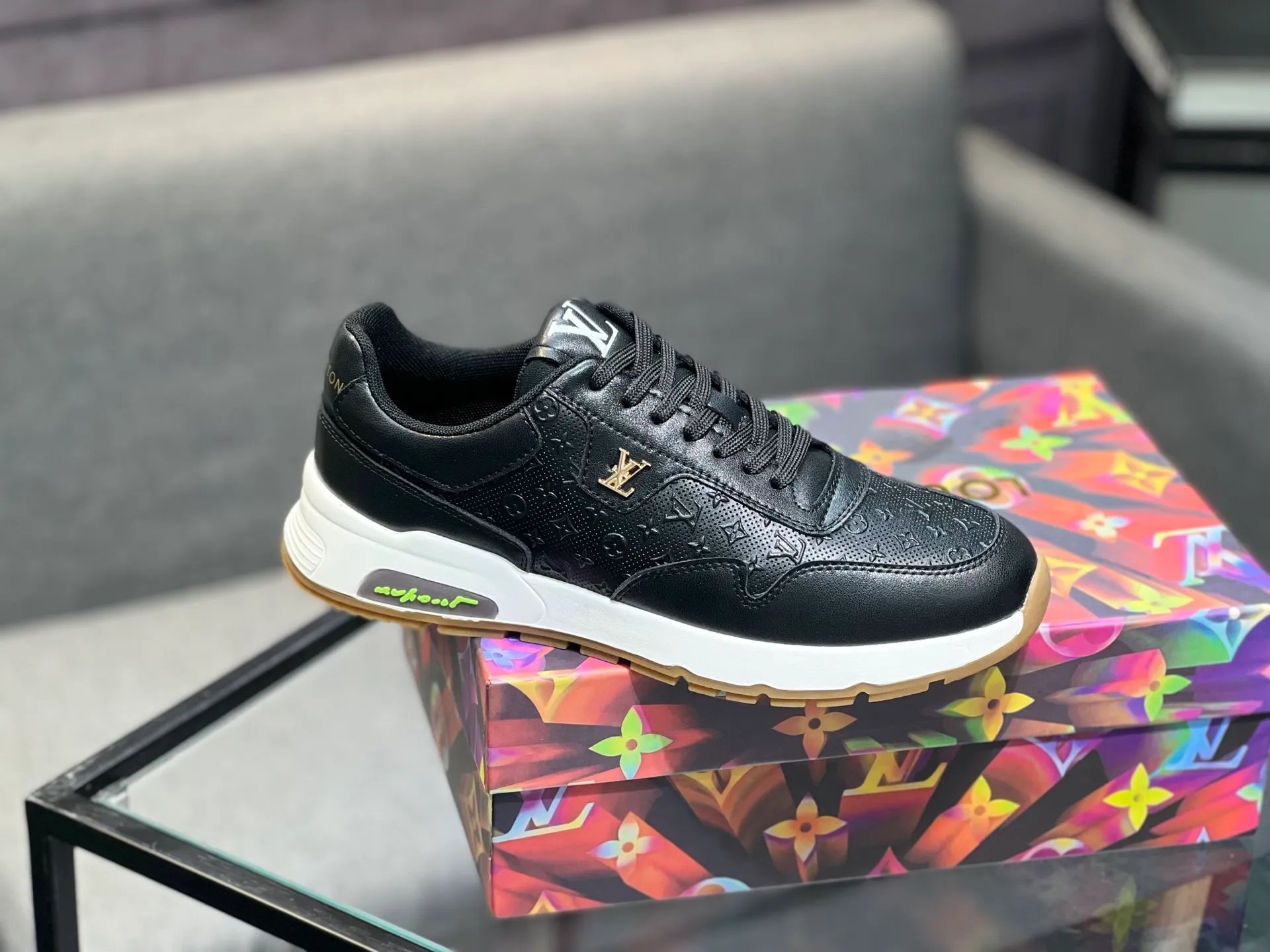 Men's shoes 💰460 "LV" The latest men's casual shoes, genuine leather lining, rubber wear-resistant outsole, fine lines and beautiful strips, not too much decoration, European and American style, comfortable and high-grade, optional, size number: 38 to 44 45 can be customized